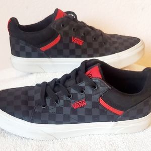 Boys Vans off the wall black on black checkered sneaker Size 3.5